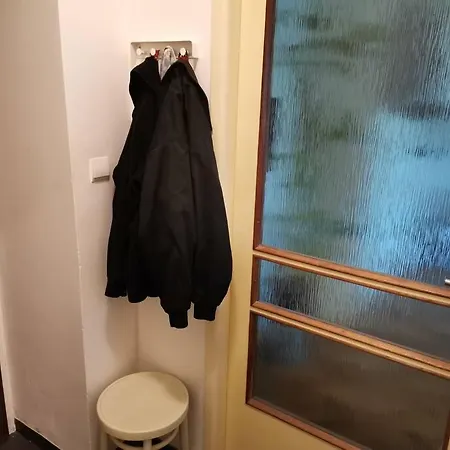 Cozy In The Centre Near Train Station Apartman