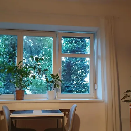 Cozy In The Centre Near Train Station